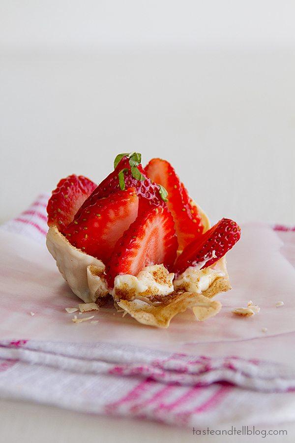 Strawberry Wonton Cups  Taste and Tell