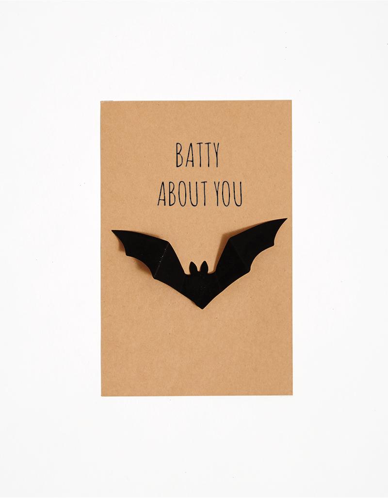 DIY: Hilarious Bat Halloween Card