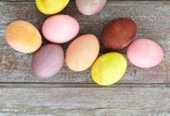 Dyeing Easter Eggs - Peter's Food Adventures