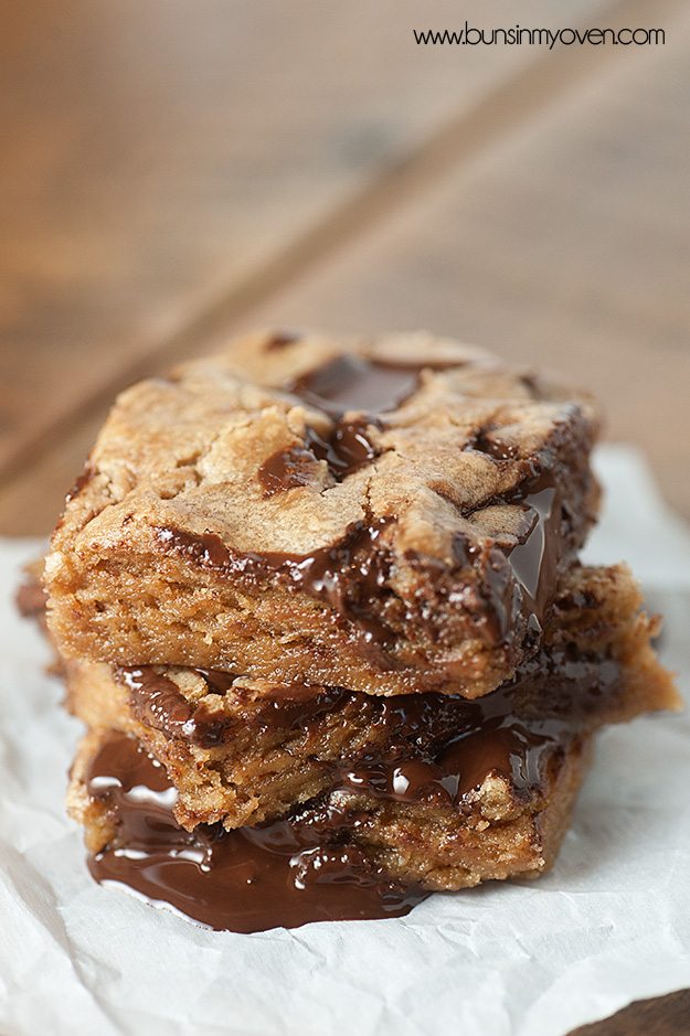 https://www.berries.com/blog/wp content/uploads///dark chocolate browned butter cookie bars