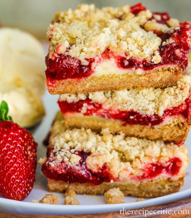 https://www.berries.com/blog/wp content/uploads///strawberry pie sour cream crumb bars