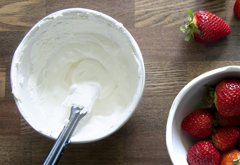 https://www.berries.com/blog/wp content/uploads///whipped cream