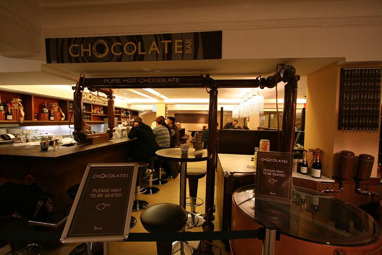 https://www.berries.com/blog/wp content/uploads///Harrods Chocolate Bar