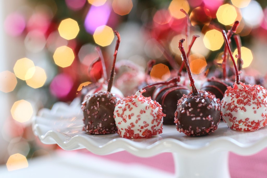 https://www.berries.com/blog/wp content/uploads///Christmas dipped Maraschino cherries x