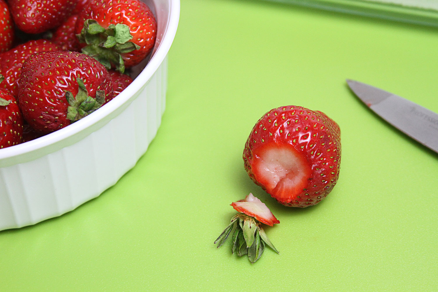 https://www.berries.com/blog/wp content/uploads///SB Strawberry Storage Container