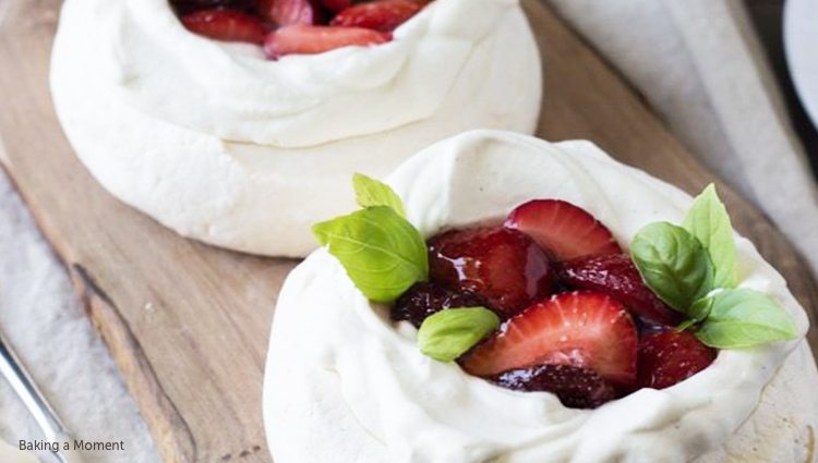 https://www.berries.com/blog/wp content/uploads///Strawberry Desserts bakingamoment