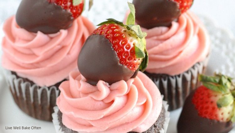 https://www.berries.com/blog/wp content/uploads///Strawberry Desserts livewellbakeoften