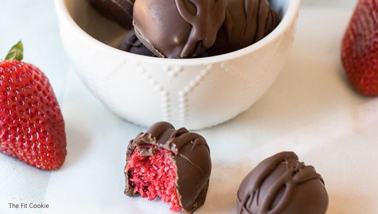 https://www.berries.com/blog/wp content/uploads///Strawberry Desserts thefitcookie