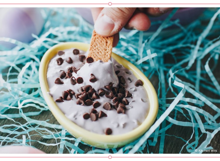 https://www.berries.com/blog/wp content/uploads///dessert dips marshmallow cream cheese dip