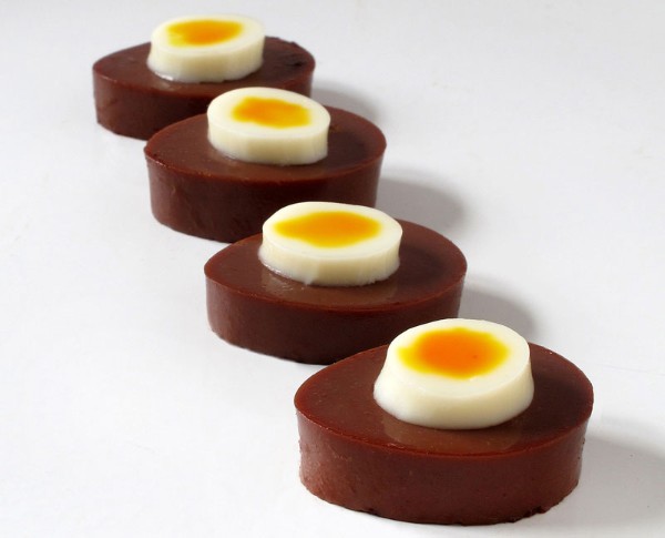 https://www.berries.com/blog/wp content/uploads///cadbury irish creme egg blog