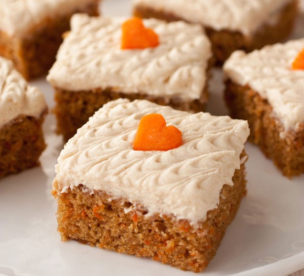 https://www.berries.com/blog/wp content/uploads///carrot cake bars blog