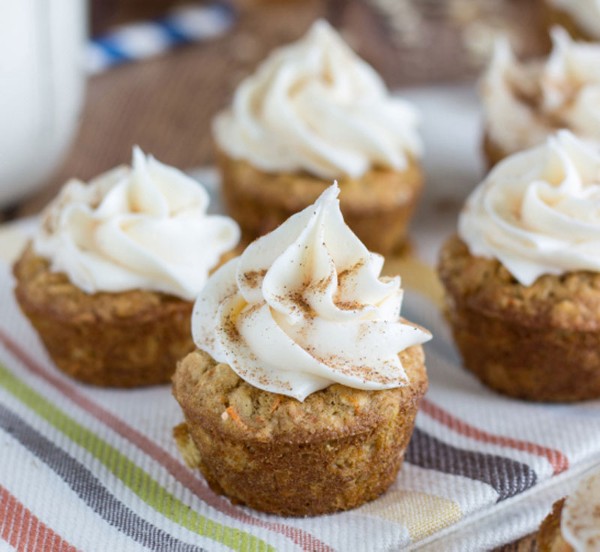 https://www.berries.com/blog/wp content/uploads///carrot cake cookie cups blog