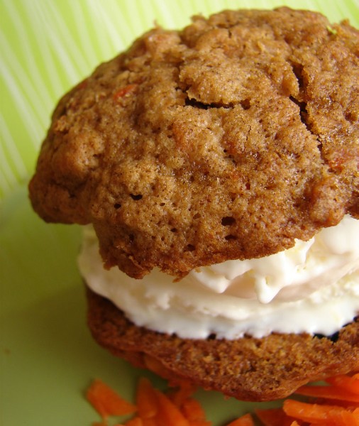 https://www.berries.com/blog/wp content/uploads///carrot cake ice cream sandwiches blog