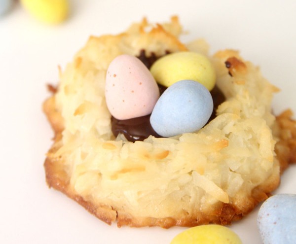 https://www.berries.com/blog/wp content/uploads///coconut macaroon nests blog