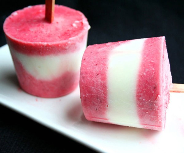 https://www.berries.com/blog/wp content/uploads///pink yogurt popsicles blog