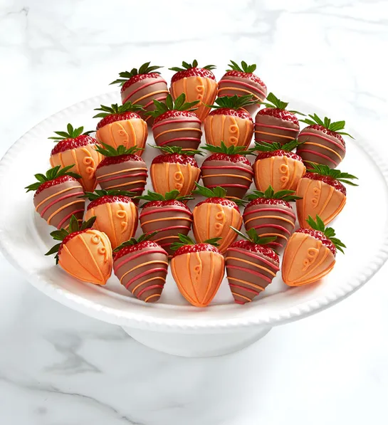 loving fall chocolate dipped strawberries