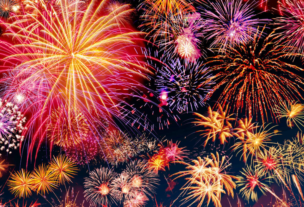 https://www.berries.com/blog/wp content/uploads///new years around the world fireworks display x